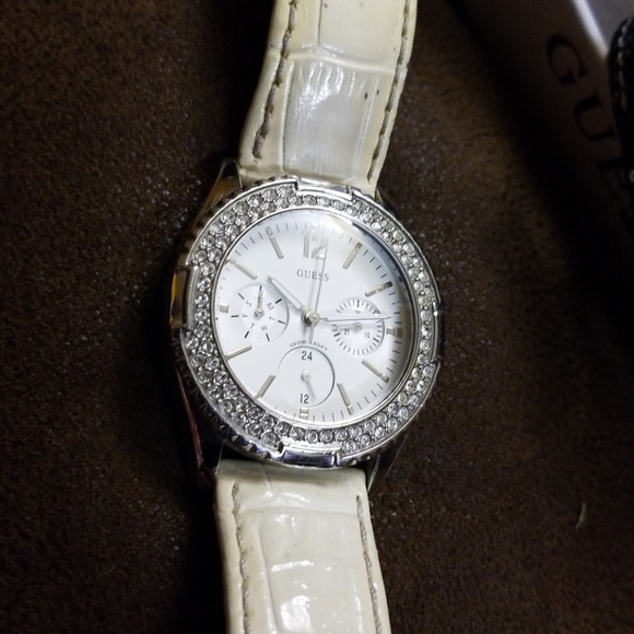 Watch - Picture 4 of 5